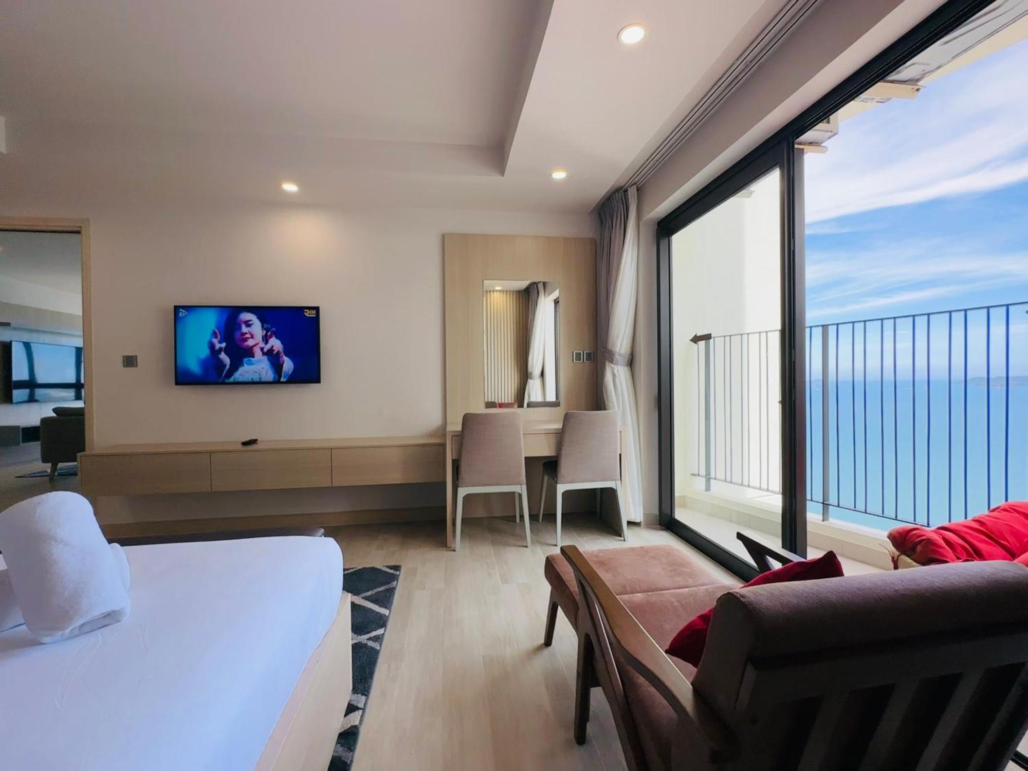Gold Coast Luxury - Ocean View